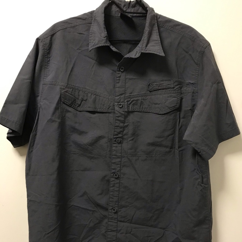 Trail Tech Cool Wear Partially Mesh Lined Grey Two Velcro Front Pocket Shirt!